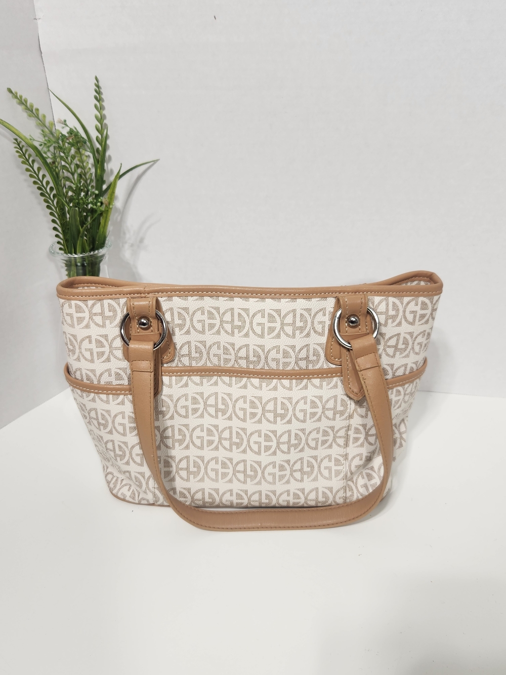 Giani Bernini Cream and Tan Logo-Print Tote